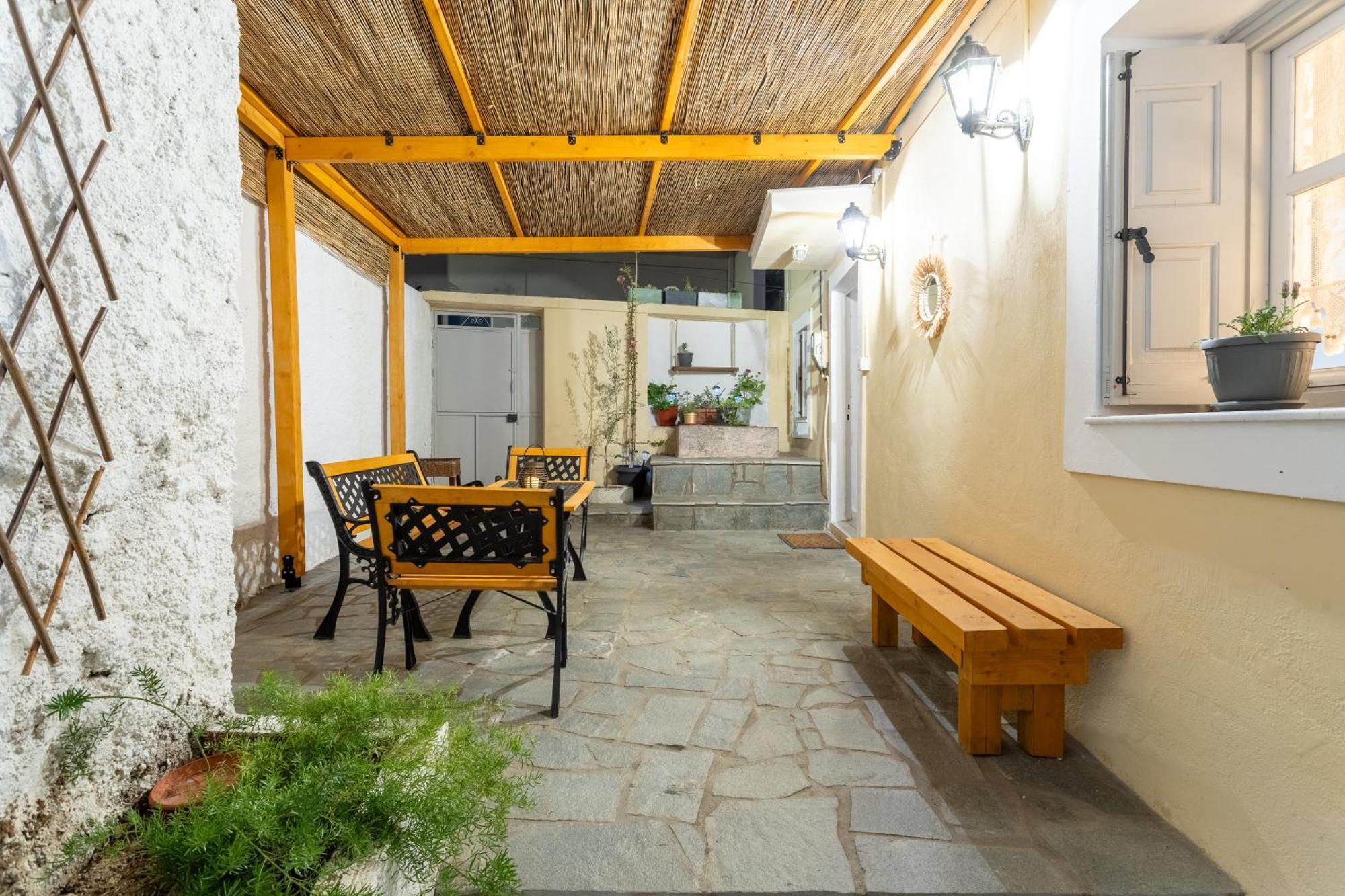 Spacious Home With Yard, Mytilene Lesvos Exterior foto