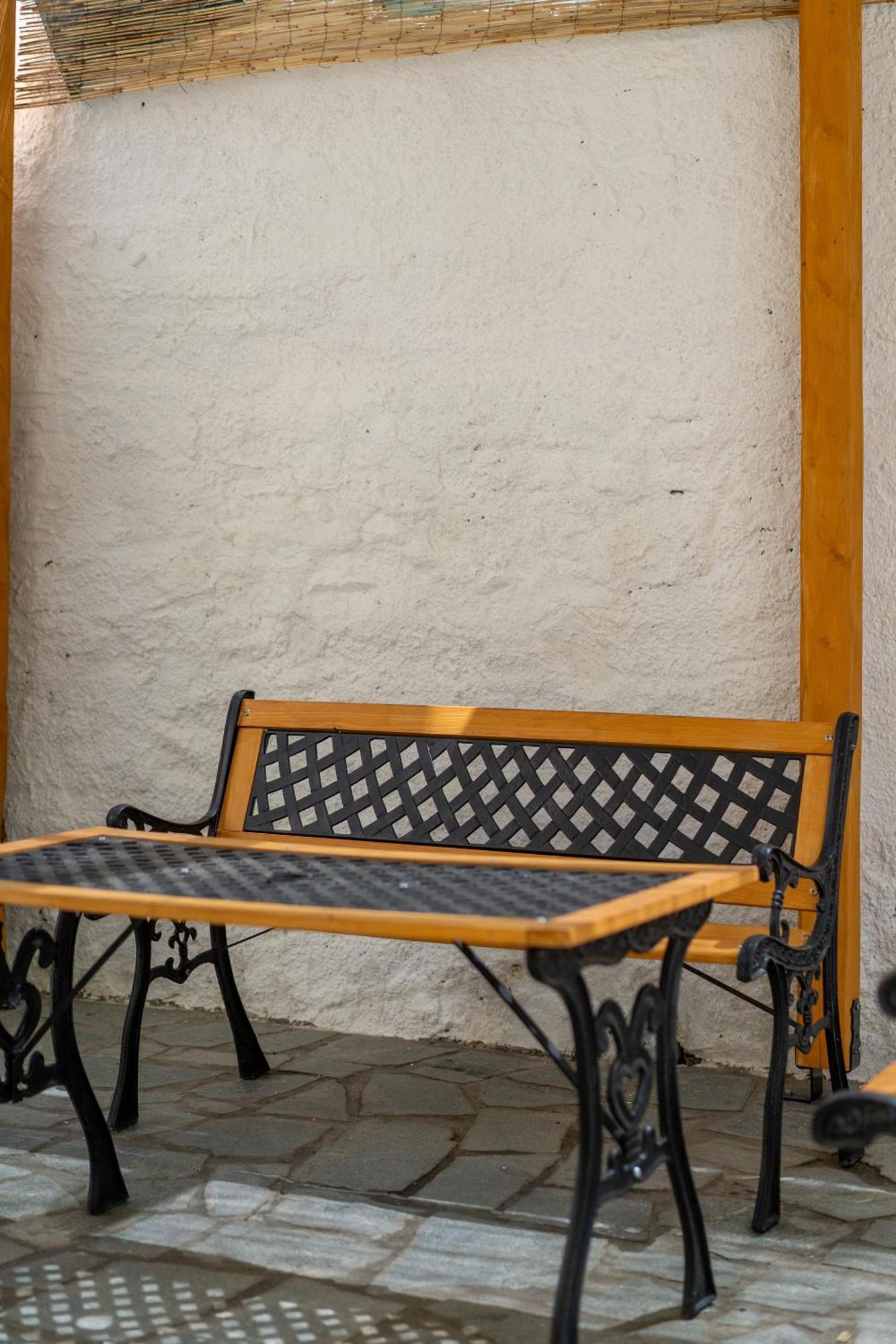 Spacious Home With Yard, Mytilene Lesvos Exterior foto